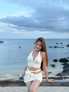 Thuy Anh Heats Up Summer: Stunning Bikini Photos and Her Unique Tattoos - image 4