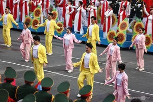 Vietnamese Artists Perform to Celebrate National Military Parade Ceremony - image 8