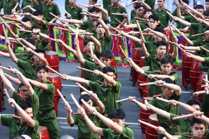 Vietnamese Artists Perform to Celebrate National Military Parade Ceremony - image 4