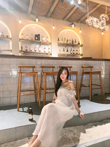Celebrity Style: Quang Minh’s Wife Stuns in High-Cut Bikini Fashion - image 5