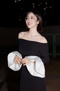 Actress Le Phuong Shares Her Inspiration: Staying Radiant Like Iconic Carman Lee - image 2