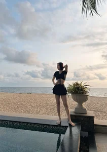 Actress Le Phuong Shares Her Inspiration: Staying Radiant Like Iconic Carman Lee - image 8