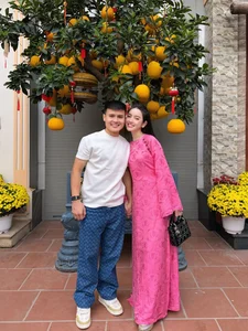 Chu Thanh Huyen’s Behavior at Quang Hai’s Family Feast Sparks Social Media Debate - image 1