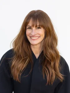 Stunning Long Hairstyles for Middle-Aged Women to Look Youthful - image 7