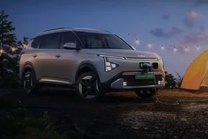 Kia Carens Clavis EV: The Strategic Electric MPV Set to Transform Asia - image 0