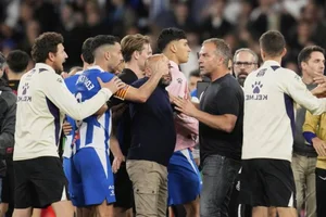 Sports Drama: Rival Team Uses Water Sprinklers to Halt Barca’s Title Celebration - image 5