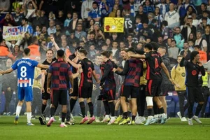 Sports Drama: Rival Team Uses Water Sprinklers to Halt Barca’s Title Celebration - image 6