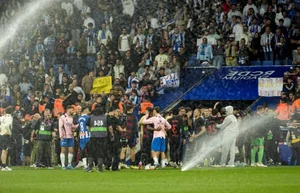 Sports Drama: Rival Team Uses Water Sprinklers to Halt Barca’s Title Celebration - image 1