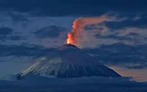 Seven Volcanoes Erupt Simultaneously in Russia Following Major Earthquake - image 3