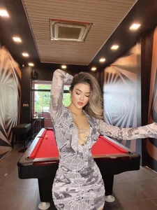 Former Miss Vietnam Global Julia Hồ Stuns with Bold Fitness and Fashion at 34 - image 5
