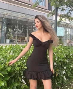 Former Miss Vietnam Global Julia Hồ Stuns with Bold Fitness and Fashion at 34 - image 2