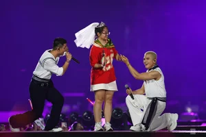 Energy and Passion: The Star-Studded Concert 'Anh Trai Vuot Ngan Chong Gai' - image 8