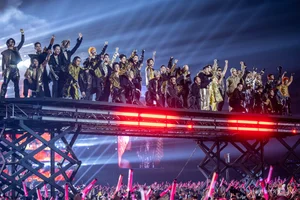 Energy and Passion: The Star-Studded Concert 'Anh Trai Vuot Ngan Chong Gai' - image 11