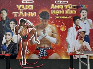 Fans Unite in Hanoi for Anh Trai Vuot Ngan Chong Gai Concert - image 15