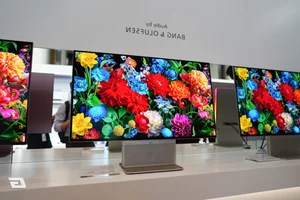 TCL 32X3A Flagship Monitor Review: 4K 240Hz OLED+ Performance with Bang & Olufsen Audio - image 5