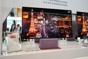 TCL 32X3A Flagship Monitor Review: 4K 240Hz OLED+ Performance with Bang & Olufsen Audio - image 4