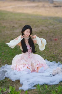 Yituyu Sweet Lolita Dress: Lin Yu Fairytale Lawn Photoshoot - image 9
