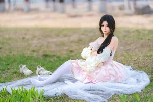 Yituyu Sweet Lolita Dress: Lin Yu Fairytale Lawn Photoshoot - image 2