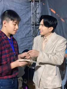 Actress Le Phuong’s Son Overjoyed Upon Meeting Legendary Singer Dan Truong - image 5
