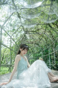 YiTuYu Art Language Vol 9879: Elegant Portrait Photography Featuring Xia Zhi Ya Cai - image 1
