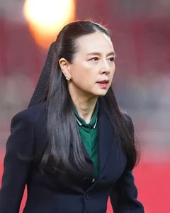 Madam Pang Shines: The Thai Businesswoman and Her Husband in Elegant New Photos - image 4