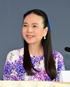 Madam Pang Shines: The Thai Businesswoman and Her Husband in Elegant New Photos - image 2