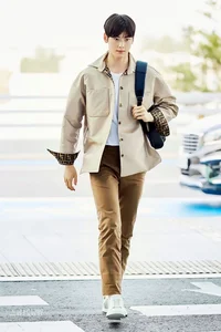 Cha Eun-woo’s Airport Fashion: Style Lessons from Korea's Top Visual - image 1