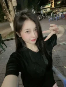 The 'Prettiest' Pho Shop Owner in Tuyen Quang: A 2003-Born Sensation - image 1