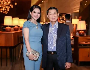 Billionaire Johnathan Hanh Nguyen's Wife Le Hong Thuy Tien Spotted with Natural Look - image 5