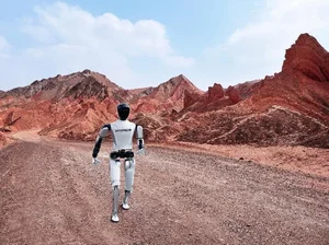 Advanced Chinese Robots Clinking Glasses and Picking Up Dumplings Stun the World - image 5