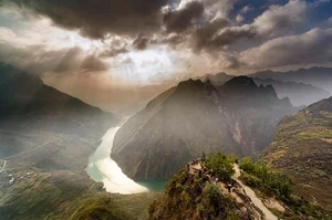 Adventure Calling: The Thrilling Motorbike Tour to Ma Pi Leng and Lo Lo Chai - image 3