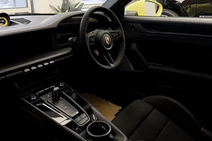 A Rare Sight: The One-of-a-Kind Porsche 911 Carrera in Can Tho - image 8