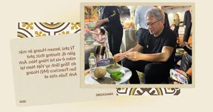 US Billionaire Enjoys Authentic Sidewalk Beef Pho During Hanoi Visit - image 6