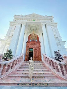 Inside the Opulent 500 Billion VND Castle of Western Vietnam - image 9