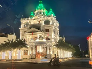 Inside the Opulent 500 Billion VND Castle of Western Vietnam - image 0