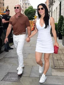 Lauren Sánchez Style Evolution: How She Maintains a Youthful and Bold Aesthetic - image 1