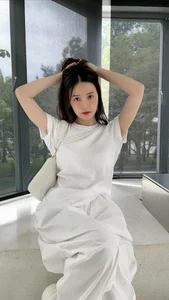 Midu Transitions to Modest and Elegant Princess-Style Fashion Post-Summer - image 5