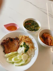 Lam Truong’s Wife Yen Phuong: Preserving Vietnamese Traditions in the United States - image 9