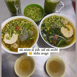 Lam Truong’s Wife Yen Phuong: Preserving Vietnamese Traditions in the United States - image 8
