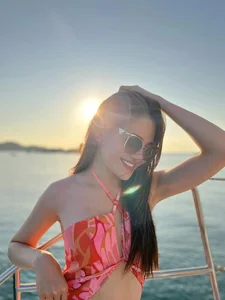 Actress Thuy Anh Shines in Glamorous Yacht Photoshoot: A Blend of Luxury and Style - image 6