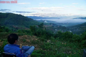 Cloud Hunting at Khanh Son Pass: A Majestic Vietnamese Mountain Journey - image 7