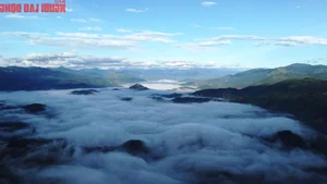 Cloud Hunting at Khanh Son Pass: A Majestic Vietnamese Mountain Journey - image 5