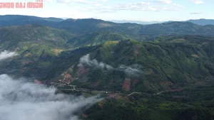 Cloud Hunting at Khanh Son Pass: A Majestic Vietnamese Mountain Journey - image 4