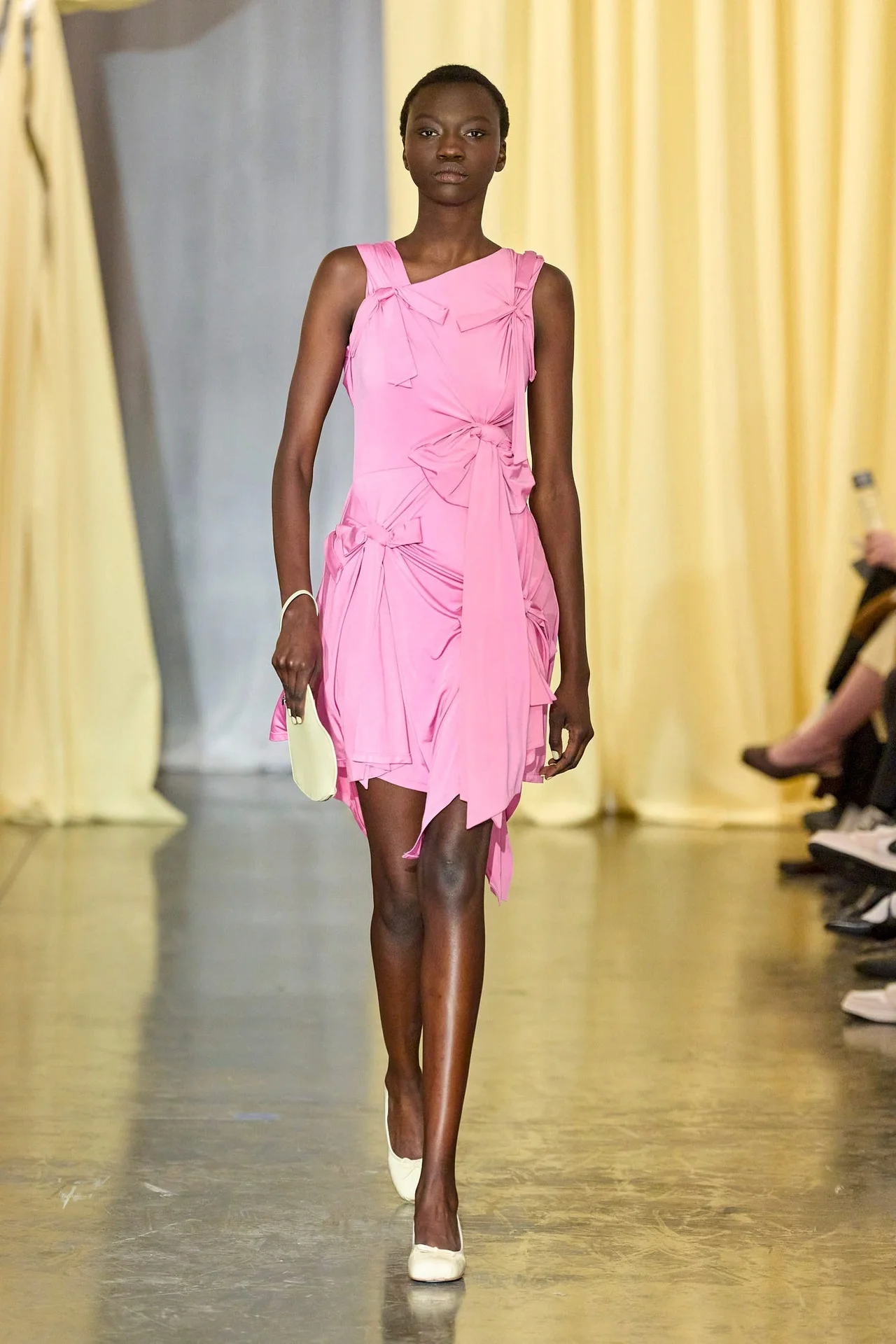 Winter Fashion Guide: Stylish Color Trends to Elevate Your Wardrobe