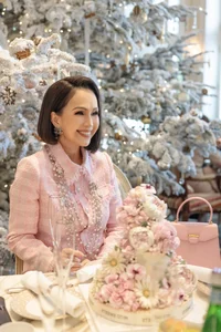 Ageless Beauty: Diem My Celebrates 61st Birthday with Youthful Short Haircut - image 1