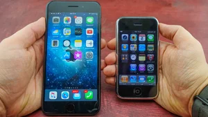Leaked iPhone 18 Pro Design Concept: Innovation or Gimmick? - image 9