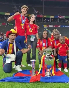 Who is the Mystery Girl Celebrating with Lamine Yamal After Spain's EURO 2024 Victory? - image 3