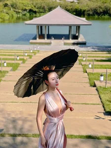Hanoi's Elite Trio: The Wealthy Socialites Defining Luxury and Friendship in the Capital - image 2