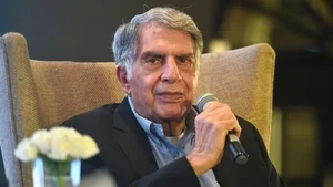 Billionaire Leaves Bulk of Fortune to Long-Time Housekeeper - image 7
