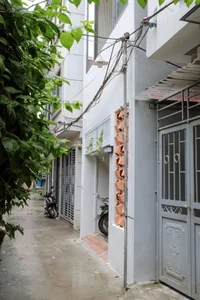Optimizing Light and Space: A 65m2 Split-Level House Design in a Narrow Urban Alley - image 11